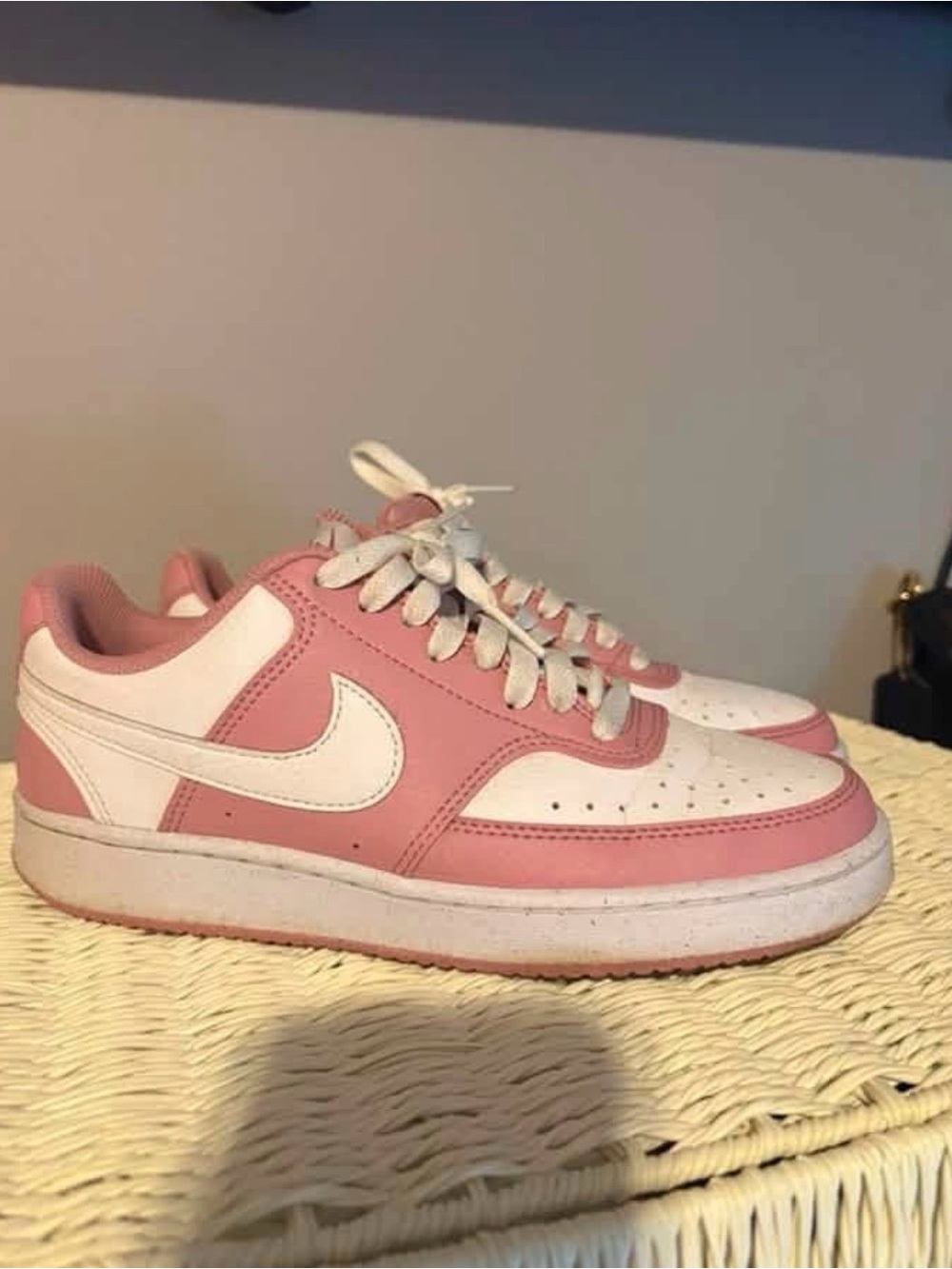 Nike Low-Top Sneaker in Elemental Pink and White